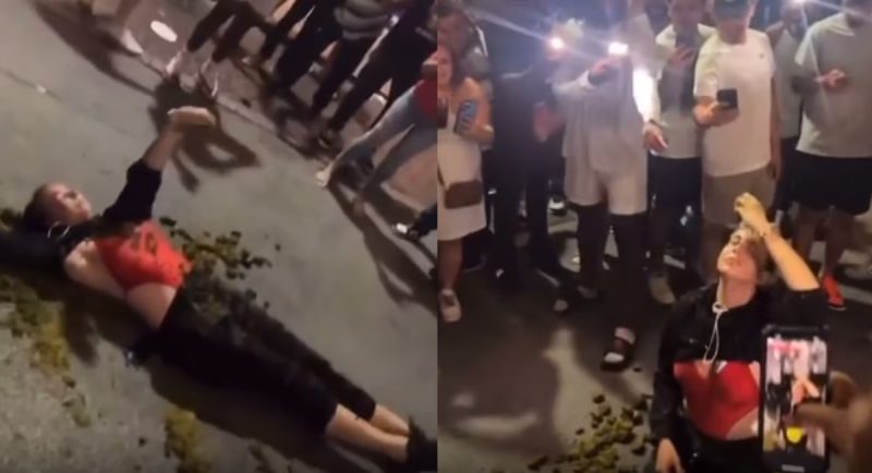 Wanita baring atas najis kuda
