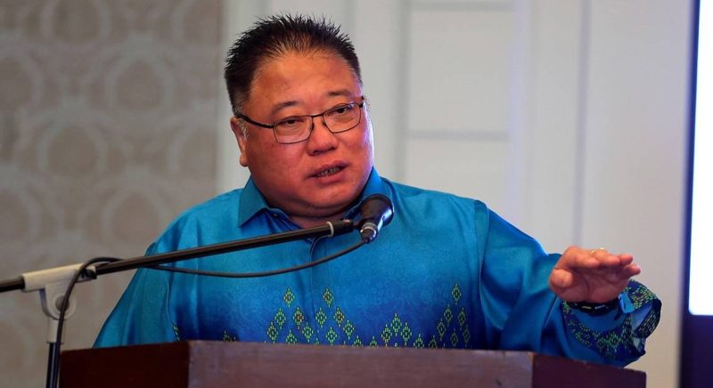 Tiong King Sing mohon maaf kepada Pelancong China