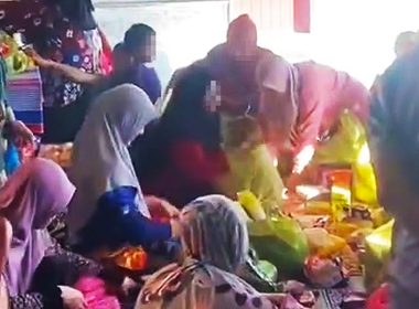 Bantuan banjir Khairul Aming