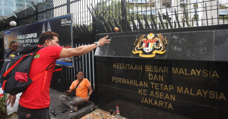 Protes buruh di Kedutaan Malaysia