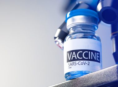 Fakta sebenar tentang vaksin COVID-19 untuk menjelaskan salah faham.