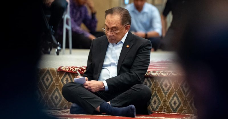 Anwar Ibrahim beri peringatan agar tidak mainkan isu perkauman.