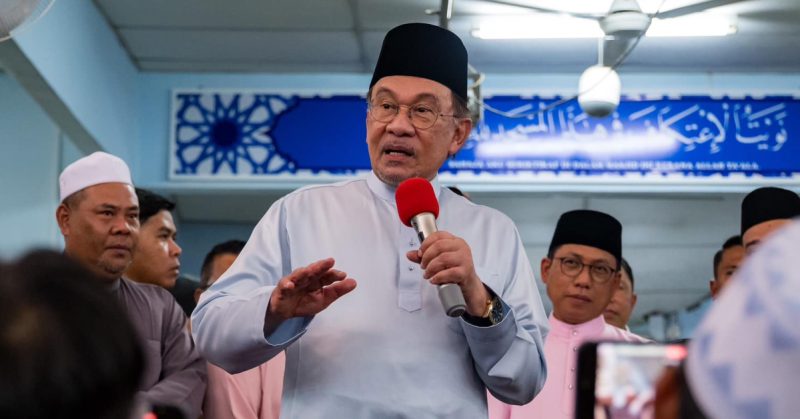 Anwar Ibrahim beri teguran berhubung isu 3R dalam Taklimat Harian Pejabat Perdana Menteri.