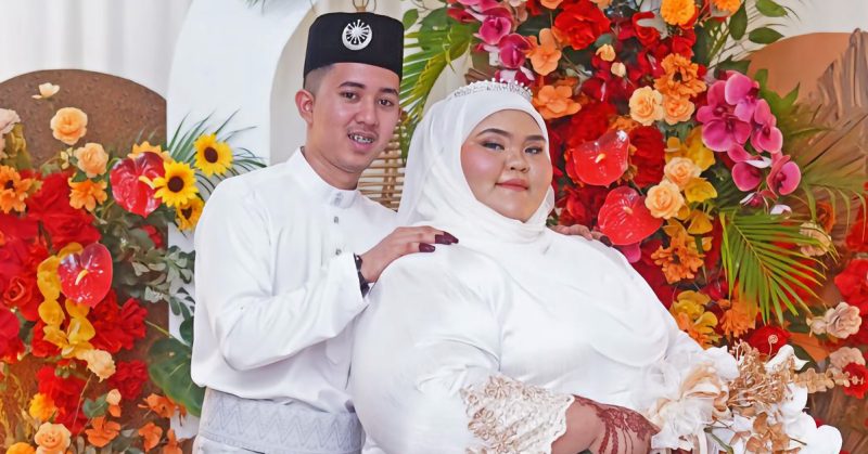 Pasangan pengantin bahagia selepas diijabkabulkan.