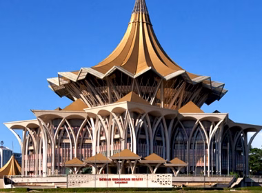 Skim pendidikan tinggi percuma Sarawak