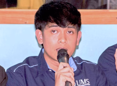 Aktivis mahasiswa UMS Fadhil bercakap dalam sidang media isu rasuah dan krisis air kampus