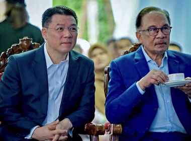 Nga Kor Ming dan Perdana Menteri Anwar Ibrahim