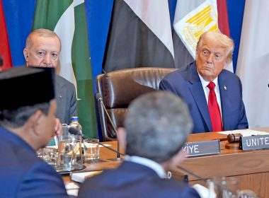 Donald Trump menghadiri mesyuarat bersama pemimpin Arab dan Muslim di PBB, janji halang Israel rampas wilayah Tebing Barat.