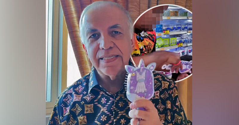 Bos Mydin menegur perbuatan pelanggan mencuba sikat di Mydin.