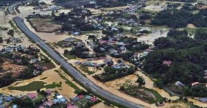 Keadaan banjir besar di Sabah yang telah menjejaskan tujuh buah daerah.