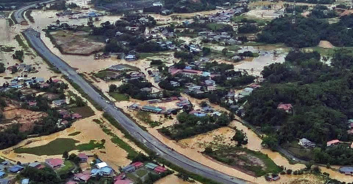 Keadaan banjir besar di Sabah yang telah menjejaskan tujuh buah daerah.