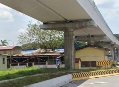 Keadaan lencongan jalan di Jalan Meru, Klang yang tular di media sosial.