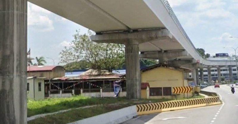 Keadaan lencongan jalan di Jalan Meru, Klang yang tular di media sosial.