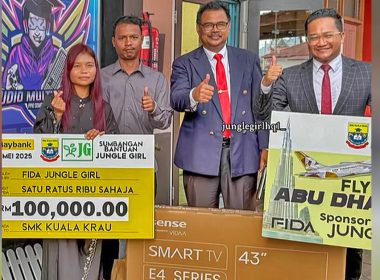 Fida Jungle Girl bersama pendidik SMK Kuala Krau