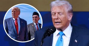 Donald Trump berucap di podium; inset menunjukkan beliau bersama Anwar Ibrahim.