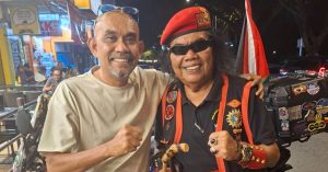 Ayahanda Rani Kulop bersama aktivis Abbe Hae ketika pertemuan di Sri Gombak.