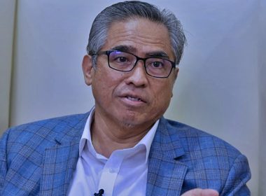 Tan Sri Shamsul Azri Abu Bakar memaklumkan mengenai tindakan dikenakan ke atas pegawai kanan kementerian.