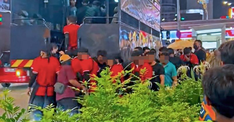 Serbuan Imigresen tahan 101 pekerja asing tanpa permit di restoran popular Bukit Bintang.