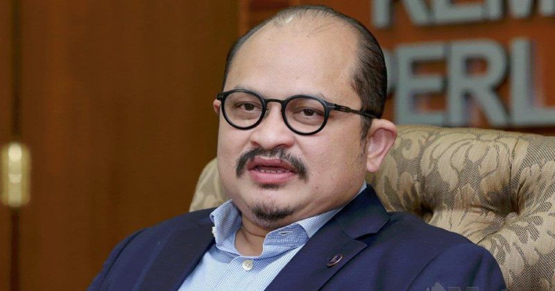 Shamsul Iskandar didakwa atas empat pertuduhan rasuah.