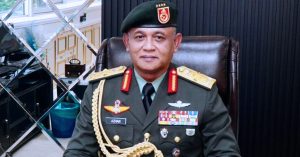 Panglima Tentera Darat Jeneral Datuk Azhan Md Othman menyifatkan isu tular berkaitan pegawai tentera sebagai isu terpencil.