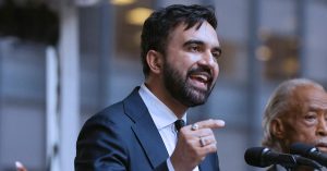 Datuk Bandar New York Zohran Mamdani menyuarakan bantahan terhadap penahanan Presiden Venezuela oleh Amerika Syarikat