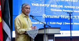 Zahid Hamidi memaklumkan kanak-kanak lima tahun wajib ikuti prasekolah.