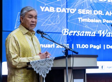 Zahid Hamidi memaklumkan kanak-kanak lima tahun wajib ikuti prasekolah.