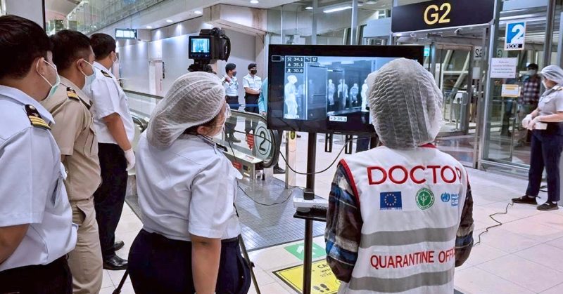 Pemeriksaan kesihatan penumpang di Lapangan Terbang Suvarnabhumi Thailand susulan wabak virus Nipah di India.