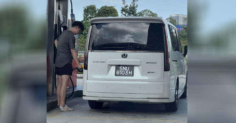 Isu pemandu kereta Singapura isi RON95 di Johor mencetuskan kecaman warganet berkaitan petrol bersubsidi.