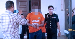 Pendakwah terkenal dibawa keluar dari Mahkamah Majistret