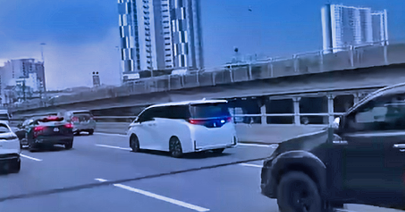 Polis menyiasat kenderaan persendirian pasang siren dan lampu biru di lebuh raya