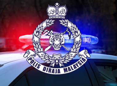 Polis menahan 21 Orang Asli di Rompin kerana disyaki menceroboh tanah milik Sultan Pahang.