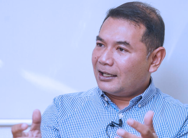 Rafizi Ramli mengkritik jawapan Perdana Menteri Anwar Ibrahim mengenai isu integriti Azam Baki dan kredibiliti SPRM.