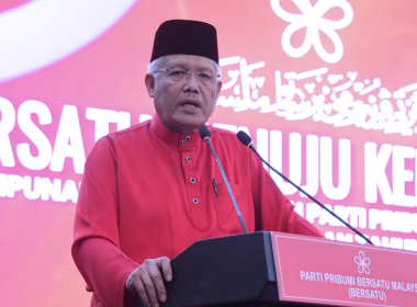 Hamzah Zainudin dipecat keahlian BERSATU.