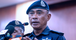 Polis tegaskan hanya mercun pop pop dan happy boom dibenarkan.