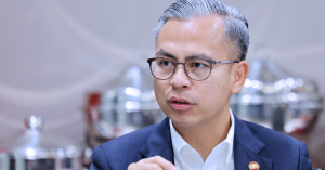 Fahmi Fadzil mengulas tentang Himpunan Tangkap Azam Baki yang melibatkan Rafizi Ramli.