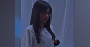 Dayang Nurfaizah menyampaikan lagu raya “Senyum Gugur Di Penghujung Doa” yang menyentuh emosi tentang kehilangan menjelang Aidilfitri.