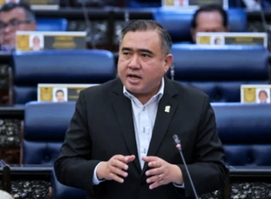 Anthony Loke luah dukacita mengenai kegagalan pindaan had tempoh Perdana Menteri kepada 10 tahun.