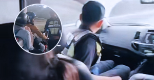 Keluarga lima orang menaiki kereta peronda JPJ Selangor, anak-anak tersenyum melihat pemandangan di luar tingkap.