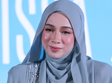 Amira Othman berkongsi berita kehamilan 30 minggu.