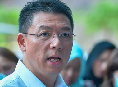 Nga Kor Ming memberi kenyataan mengenai harga rumah mampu milik dan subsidi bahan api semasa krisis Asia Barat.