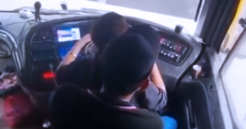 JPJ menyiasat video tular pemandu bas ekspres didakwa berkelakuan melampau di lebuh raya