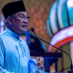 Perdana Menteri mengulas isu pemotongan gaji menteri.