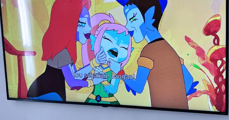 Animasi di sebuah stesen televisyen didakwa ada unsur pasangan sejenis.