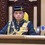 Tengku Hassanal Ibrahim Alam Shah berucap pada Istiadat Pembukaan Mesyuarat Dewan Negeri Pahang di Wisma Sri Pahang.
