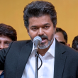 Vijay mengangkat sumpah sebagai Ketua Menteri Tamil Nadu dalam majlis rasmi di Chennai selepas kemenangan TVK dalam pilihan raya negeri 2026.