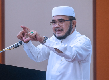 Ahli Parlimen Pasir Puteh Datuk Dr Nik Muhammad Zawawi Salleh menjelaskan isu penggunaan istilah ceti dalam ceramah berkaitan sahabat Nabi.