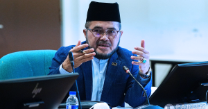 Ahli Parlimen Pasir Puteh Datuk Dr Nik Zawawi Salleh memberikan penjelasan dan permohonan maaf berhubung kenyataan berkaitan sahabat Nabi.
