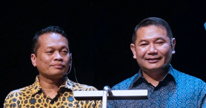 Rafizi Ramli dan Nik Nazmi Nik Ahmad umum keluar PKR dan kosongkan kerusi Parlimen.