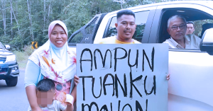 Penduduk kampung yang memohon bantuan daripada Sultan Pahang isu bekalan elektrik.
